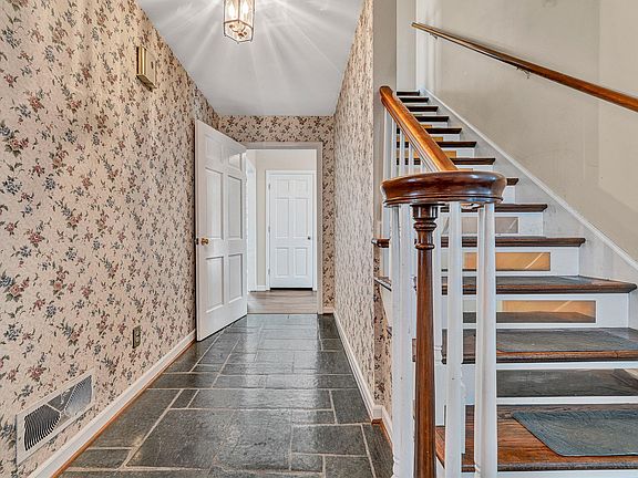 5th image of 5240 Luwana Dr