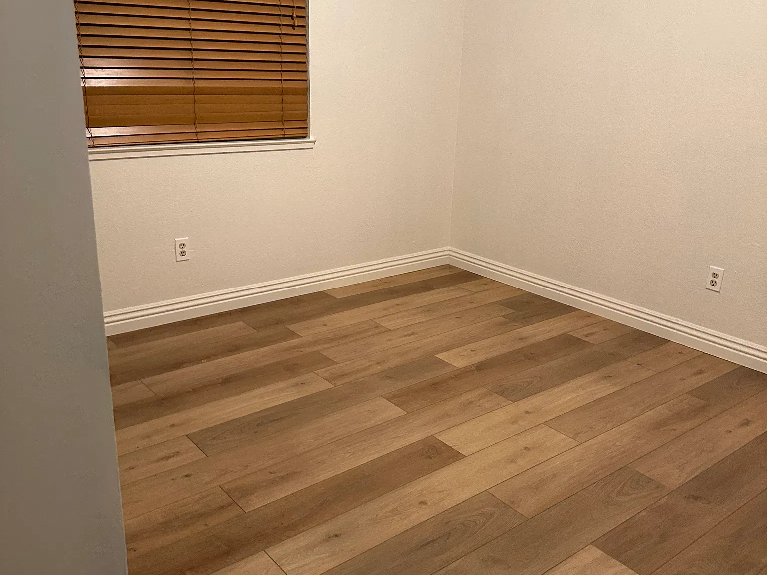 1893 Cherokee Dr — Photo 2