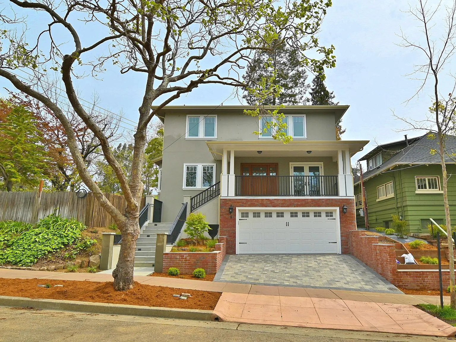 8 Bonita Ave — Photo 1