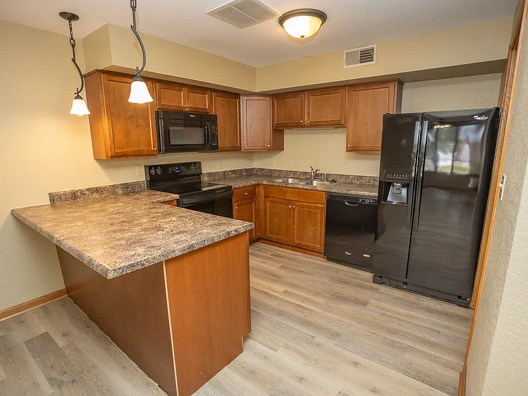 1015 Madison St #G — Photo 8