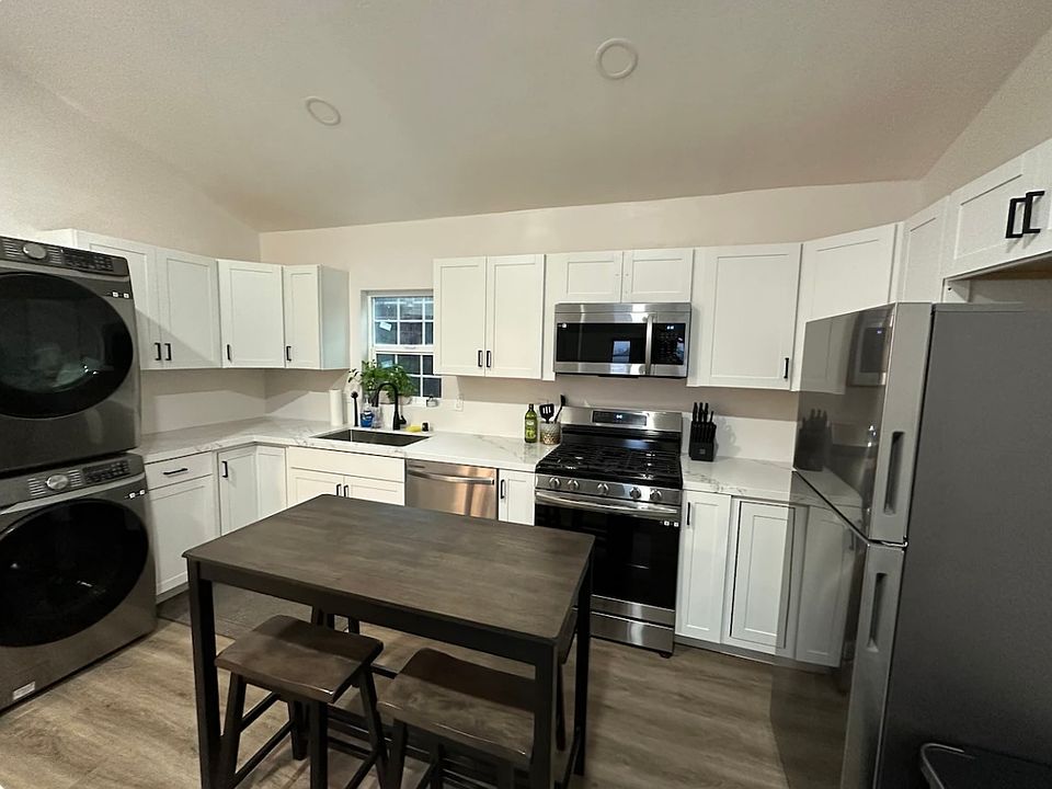 1st image of 2904 Alta Dr