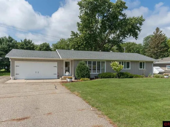 155 Bermuda Dr, Mankato, MN 56001