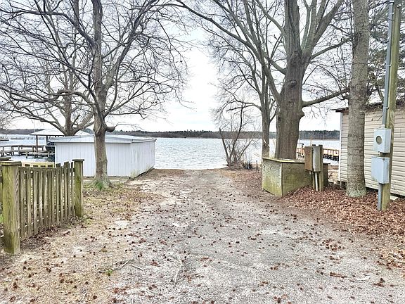 4th image of 1390 Brantley Ave