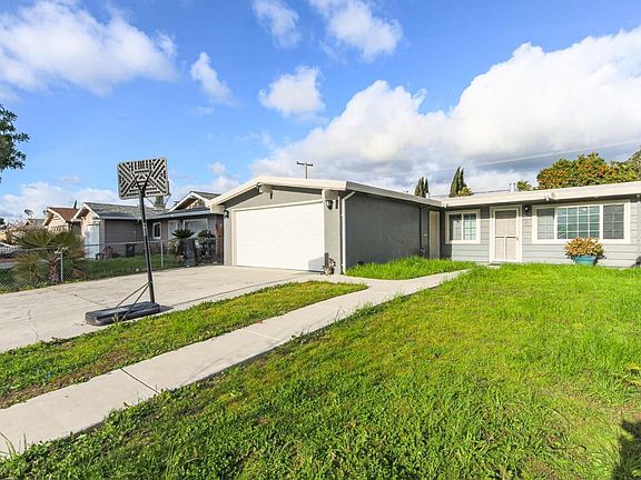 2nd image of 1454 Mount Whitney Dr