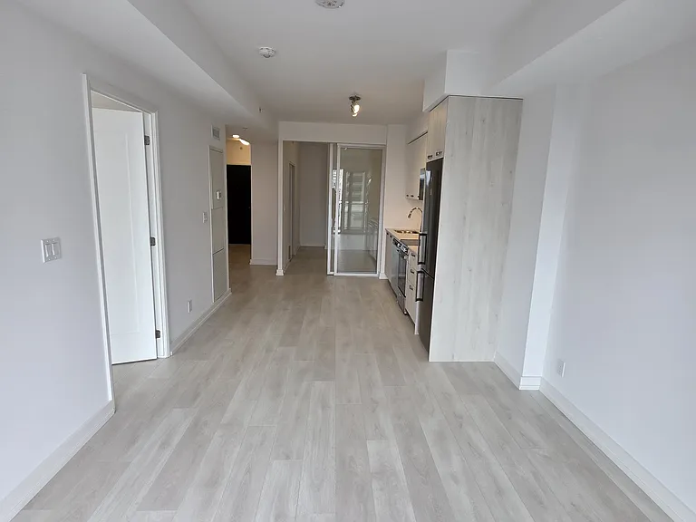 75 James St S #704 — Photo 8