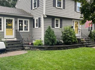 4 Candlewood Rd, Lynnfield, MA 01940