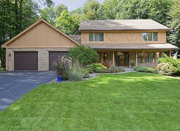 2nd image of 615 Holly Ln N