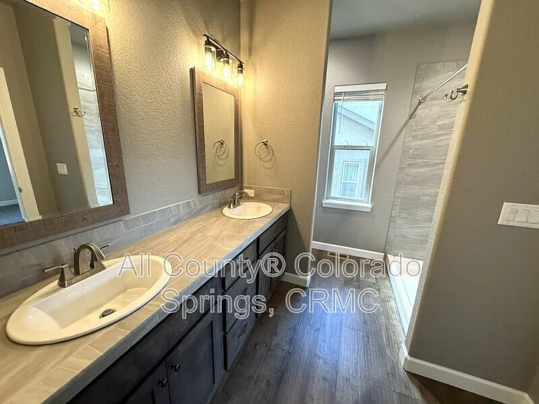 519 Brecken Ct — Photo 11