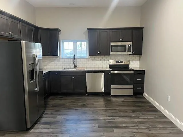 236 W Market St #7 — Photo 2