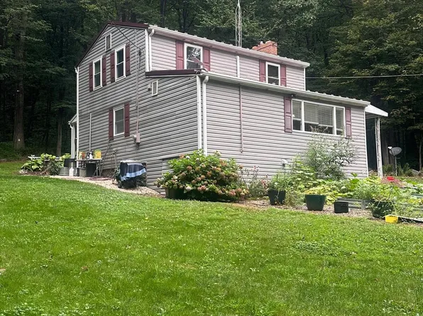 5833 Mountain Rd, Chambersburg, PA 17202