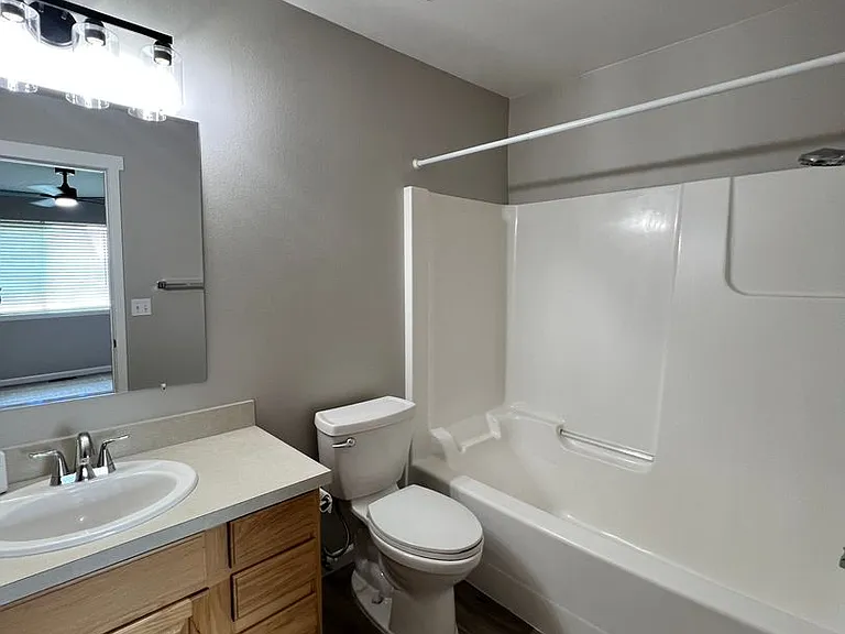 1351 Yost Cir NE — Photo 25