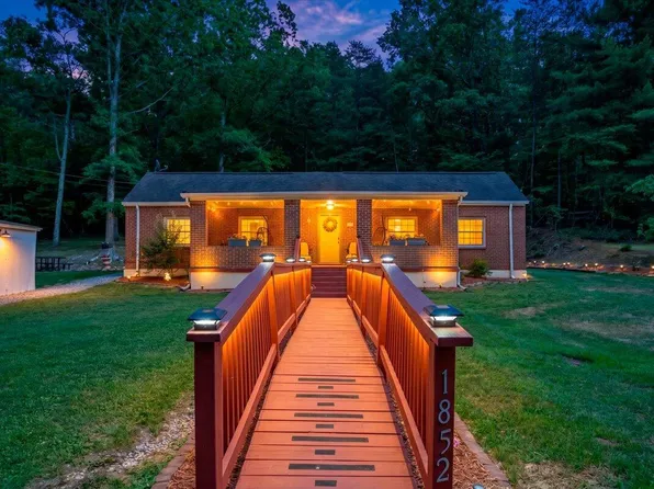 1852 Wildwood Rd, Salem, VA 24153