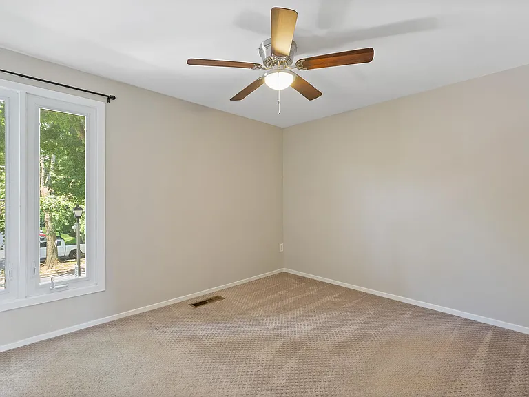 929 S Taylor St — Photo 17
