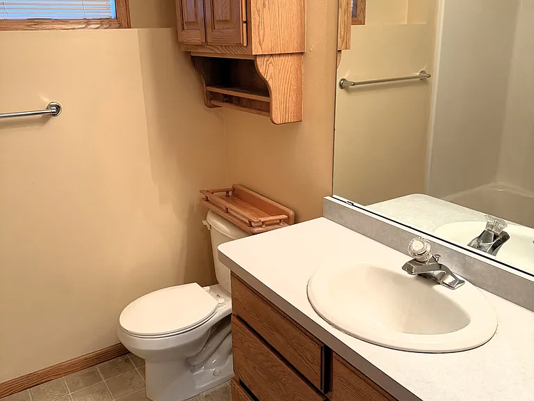 832 Laurel Ave #L — Photo 9