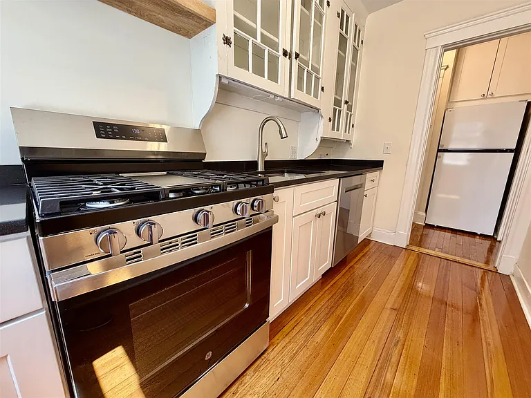 13 Ellery St #2 — Photo 11