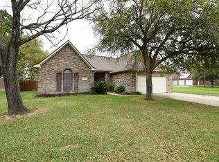 109 Knight St, Angleton, TX 77515