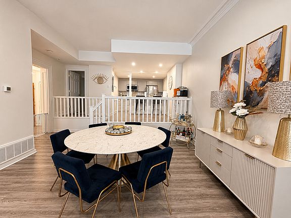 4th image of 1035 Spruce St APT 301