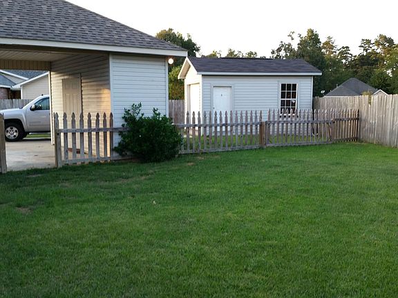 3rd image of 7605 Elmwood Dr