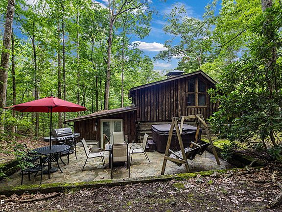 4th image of 2741 Mountain View Cir