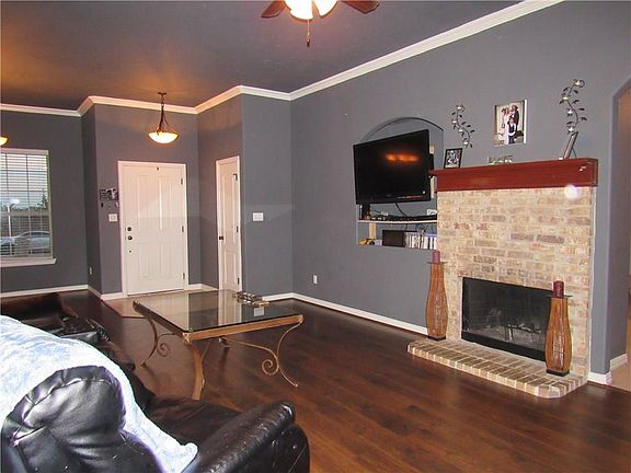 5th image of 504 Boulder Creek Dr