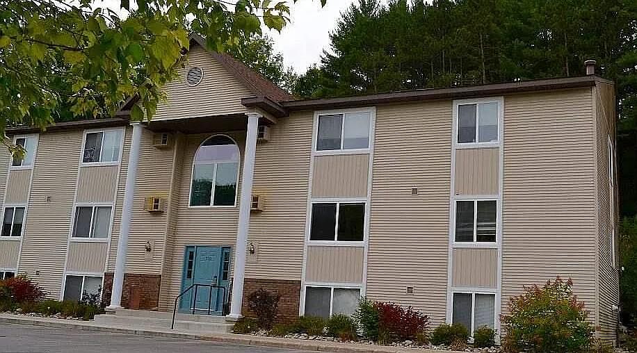 1st image of 1530 Veterans Dr APT 10