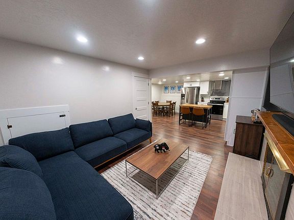 5th image of 1851 W Kirkham Way