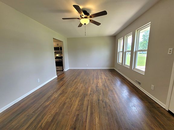 4th image of 3952 Marie Dr