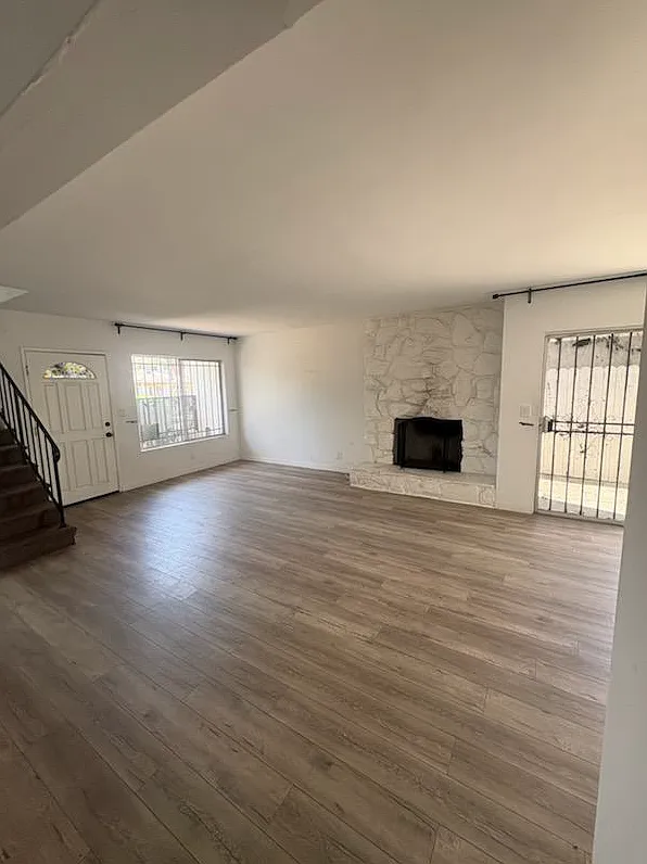 3 bed, 1.5 bath, 1025 sqft, $3,095 — Photo 4