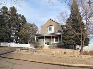 905 N 1st St, Raton, NM 87740
