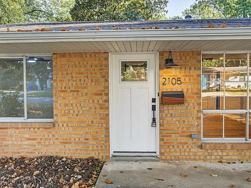 2105 Lookout Ave