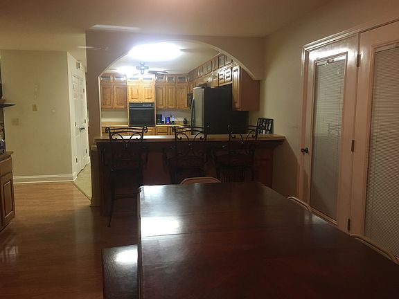 Dining room-into kitchen 