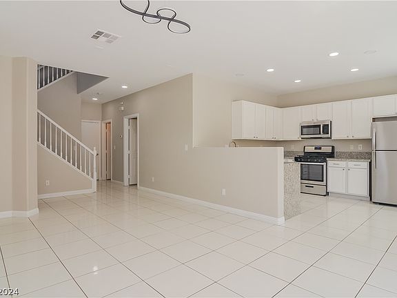 4th image of 6317 Foxlyn Ave