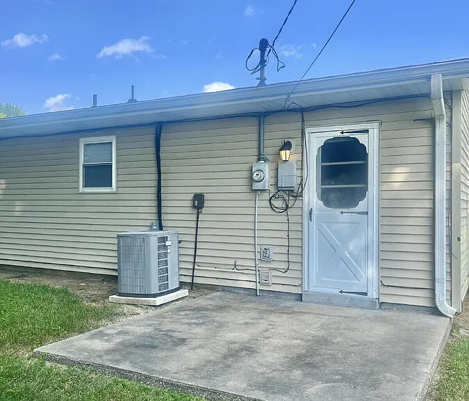 109 N West Ln — Photo 22