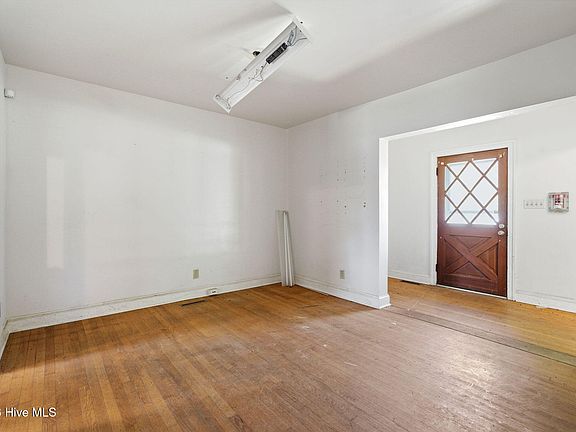 5th image of 1602 E Ash Street