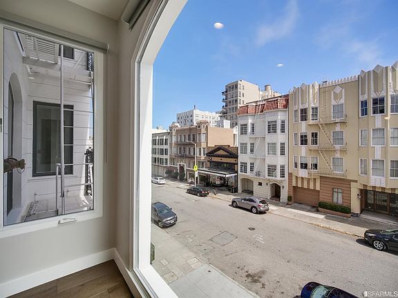 4th image of 1856 Pacific Ave #Z