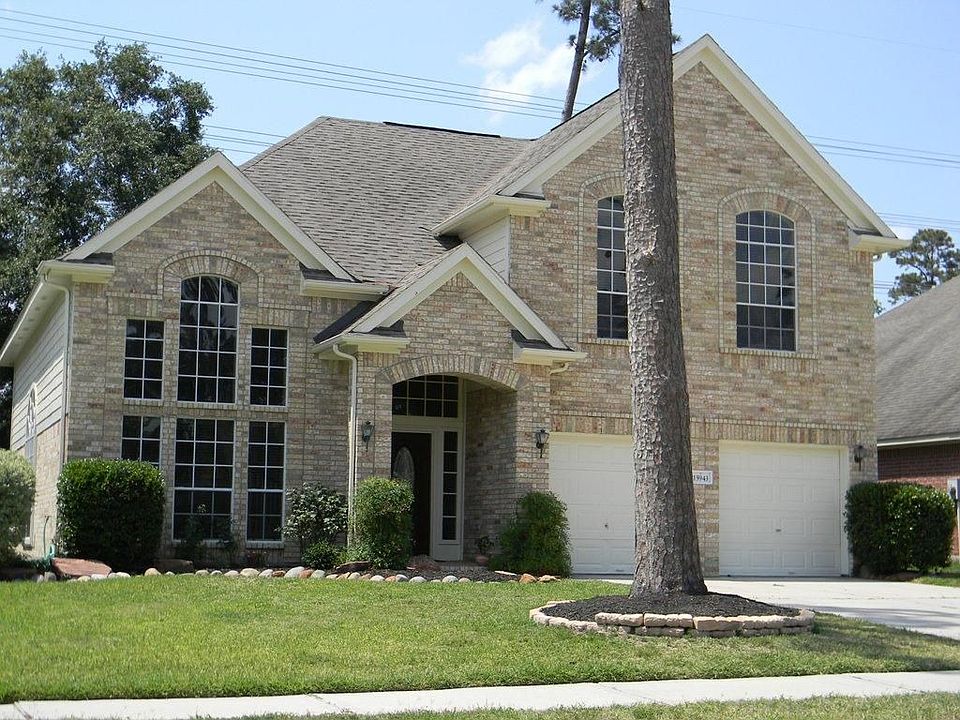 1st image of 15943 Hermitage Oaks Dr