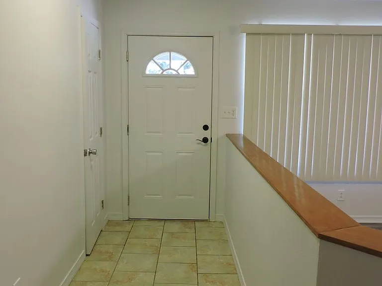 1070 Sagebrush Trl — Photo 2
