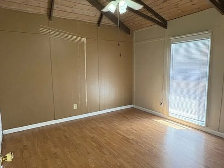 415 Circle Dr NE — Photo 4