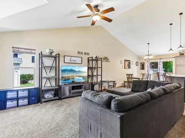808 Hanksfield Pl, Prairie Du Sac, WI 53578