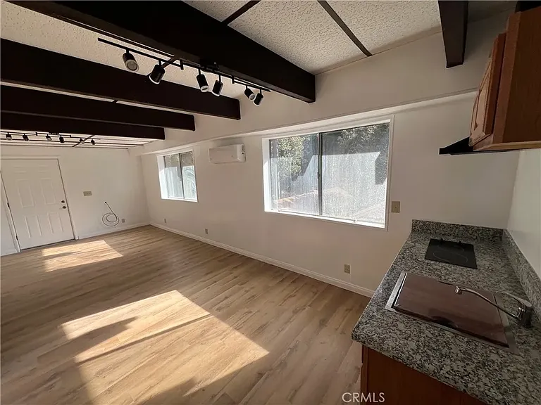 809 Virginia Ct — Photo 10