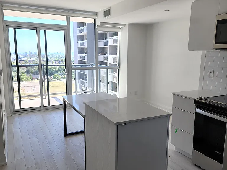 1461 Lawrence Ave W #1501 — Photo 11