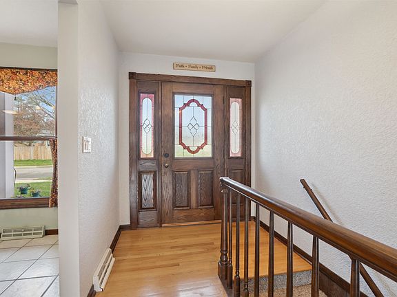 3rd image of 3001 Arbor Oaks Dr