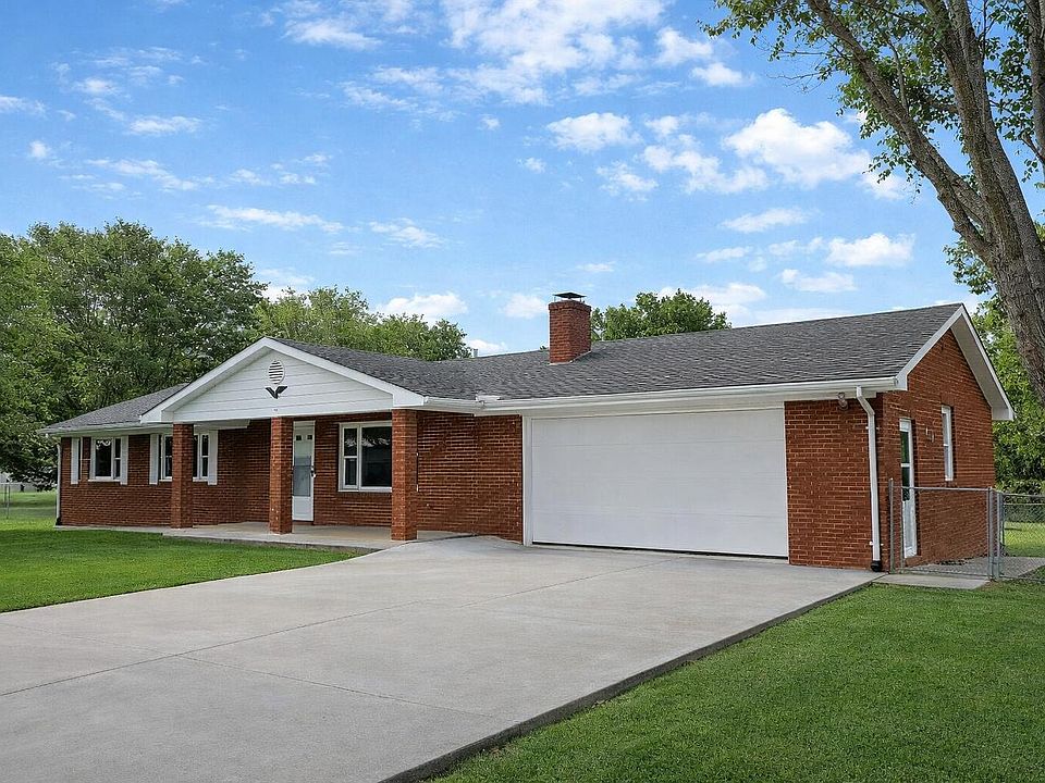 1st image of 209 Hilltop Dr