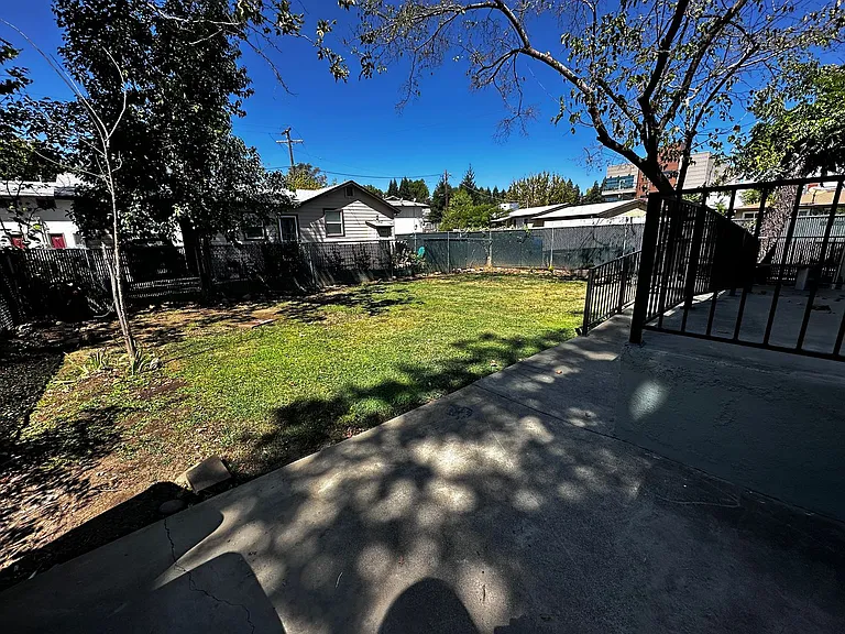 1836 Continental St — Photo 6