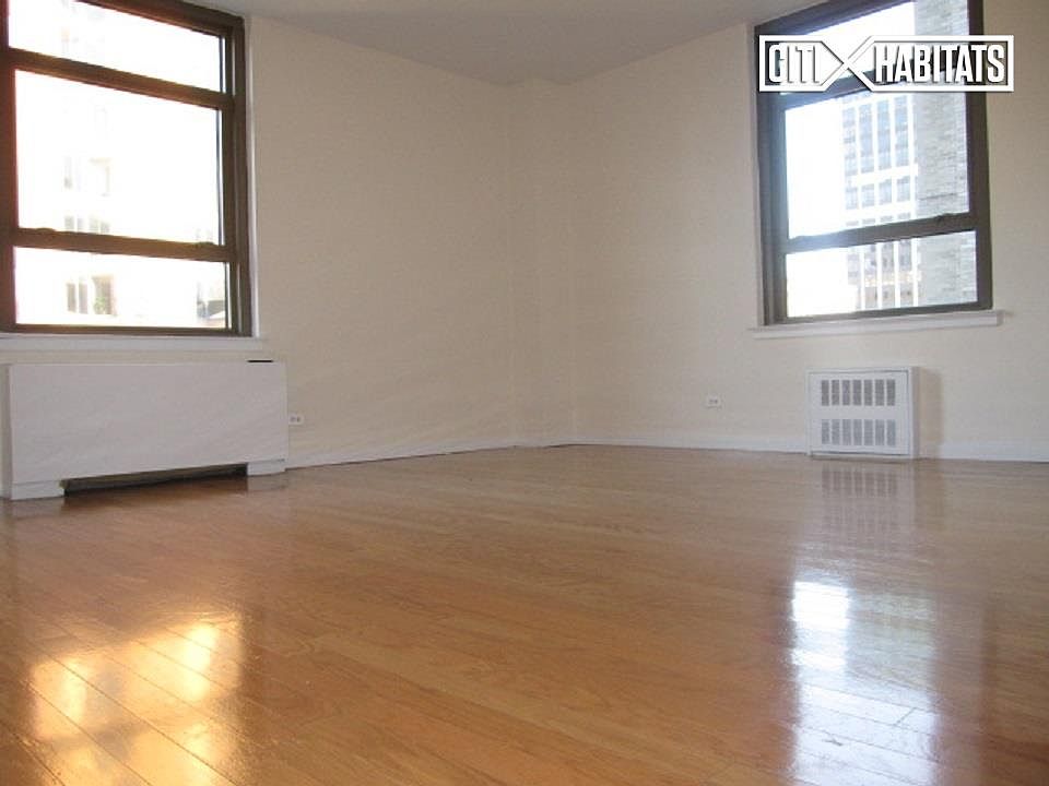 1st image of 4 Park Ave APT 18E