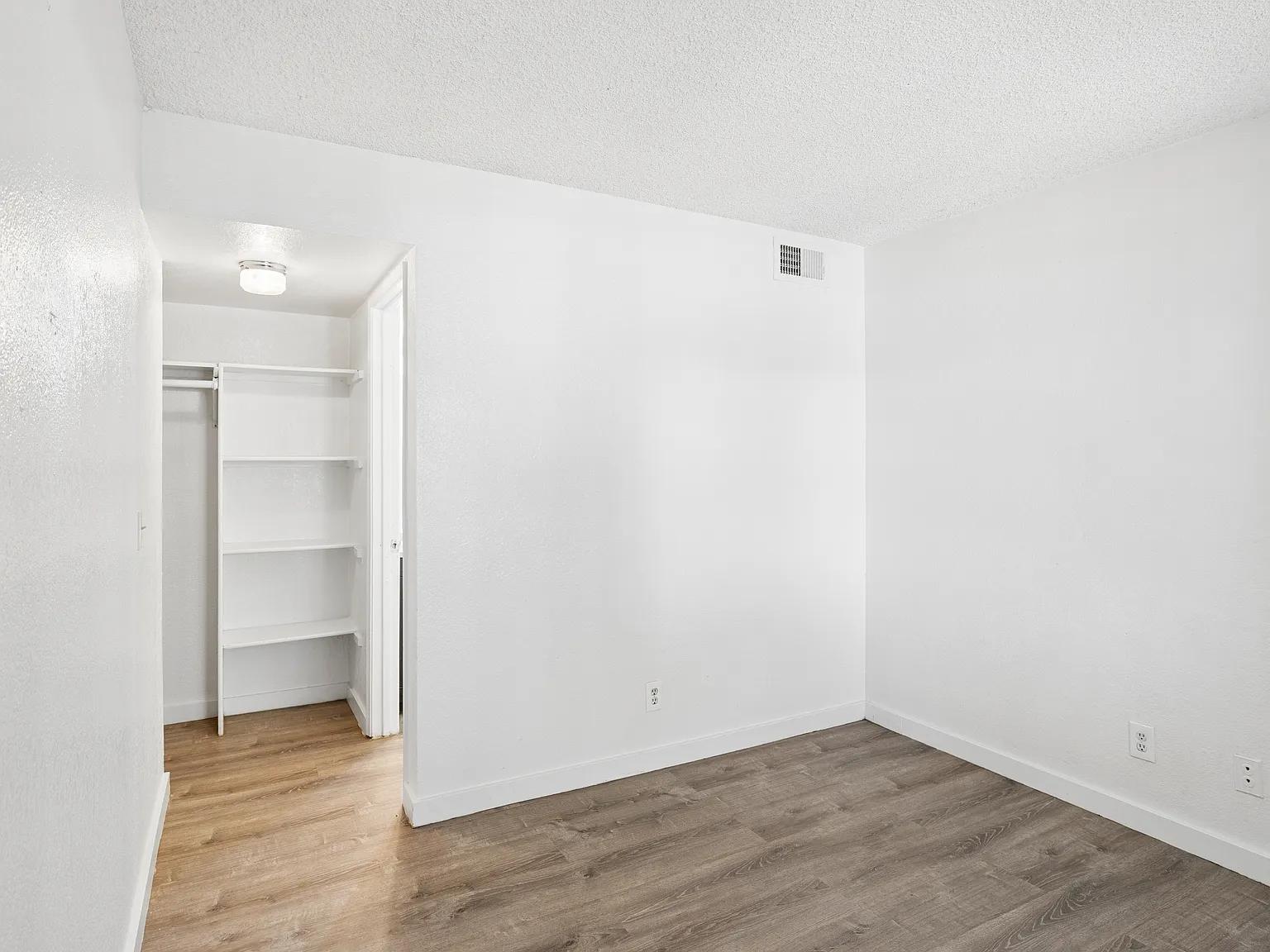 2 bed, 850 sqft, $1,100 — Photo 3