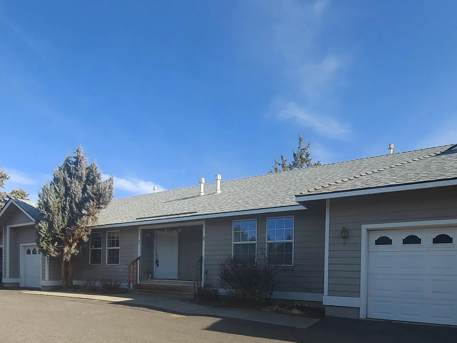 2024 NE Rachel Ct — Photo 3