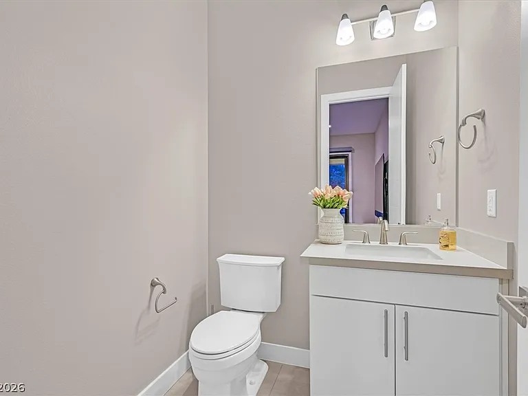 65 Garibaldi Way — Photo 40