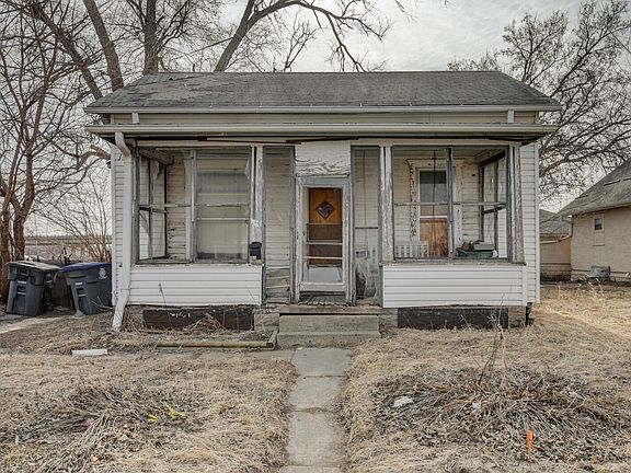 2nd image of 1121 Avenue B