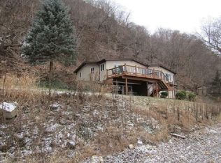 317 Hideaway Ln, Guttenberg, IA 52052